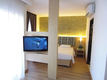 Bella Vista Waterfront Resort