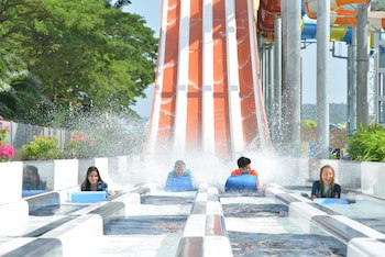 Bella Vista Waterfront Resort