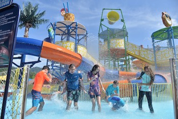 Bella Vista Waterfront Resort