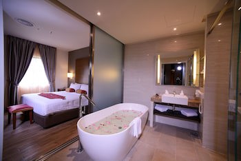 Bella Vista Waterfront Resort