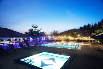 Bella Vista Waterfront Resort
