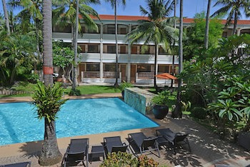 Costabella Tropical Beach Hotel