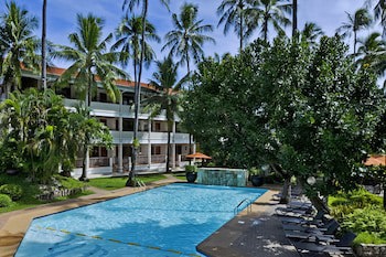 Costabella Tropical Beach Hotel