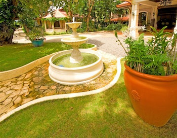 Costabella Tropical Beach Hotel