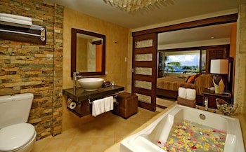 Costabella Tropical Beach Hotel