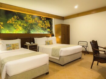 Costabella Tropical Beach Hotel