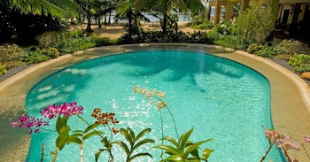 Costabella Tropical Beach Hotel
