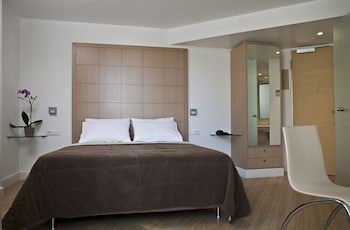 Chic Hotel