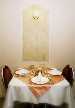 Americana Hotel