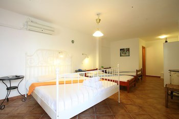 Amorani Studios galeri fotoğrafı