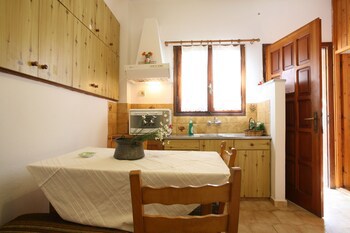 Amorani Studios galeri fotoğrafı