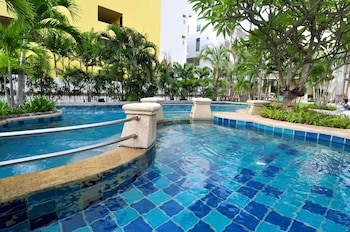 Baan Karonburi Resort
