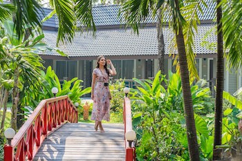 Le Charme Sukhothai Historical Park Resort