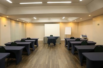 Adrianopolis All Suites