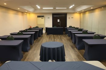 Adrianopolis All Suites