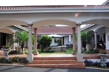 Centre Court B & B