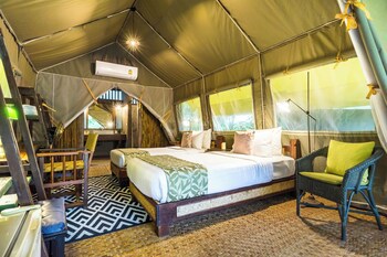 Hintok River Camp At Hellfire Pass