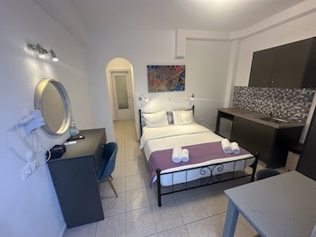 Markakis Studios Fira