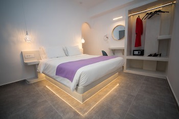 Markakis Studios Fira fotoğrafı