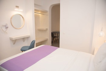 Markakis Studios Fira fotoğrafı