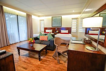 Cebu White Sands Resort And Spa