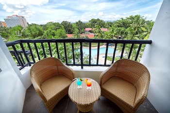 Cebu White Sands Resort And Spa