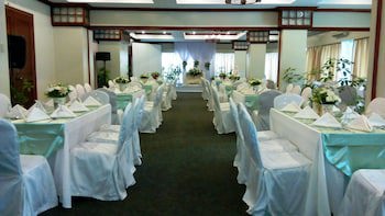 Cebu White Sands Resort And Spa