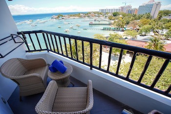 Cebu White Sands Resort And Spa