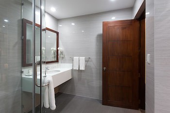 Cebu White Sands Resort And Spa