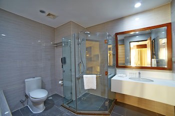 Cebu White Sands Resort And Spa