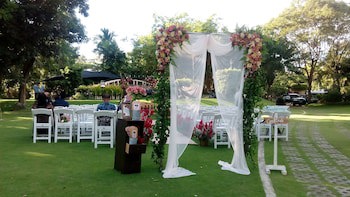 Cebu White Sands Resort And Spa