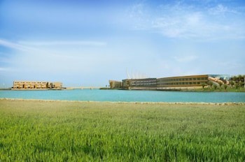 Dragon Beach Hotel