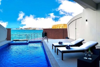 Dragon Beach Hotel