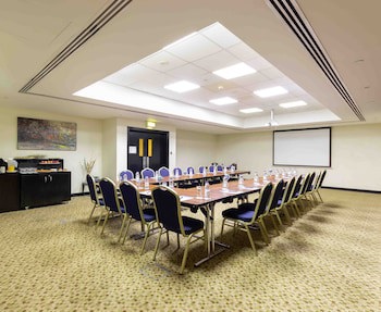 Holiday Inn Express Dubai Airport by IHG galeri fotoğrafı