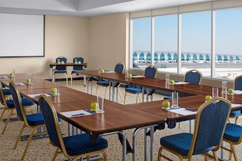 Holiday Inn Express Dubai Airport by IHG fotoğrafı