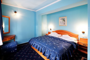 Agh Hotel