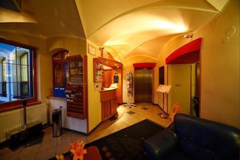 Agh Hotel