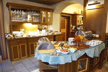Agh Hotel