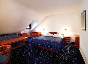 Agh Hotel