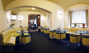 Agh Hotel