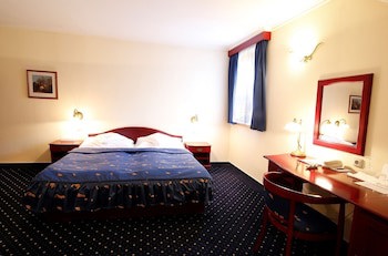 Agh Hotel