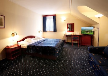 Agh Hotel