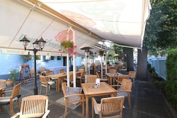 Agh Hotel