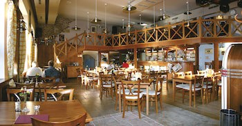 Agh Hotel