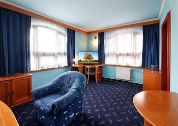 Agh Hotel
