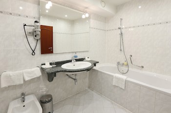 Agh Hotel