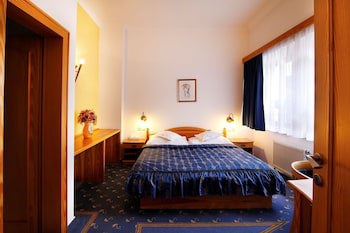 Agh Hotel
