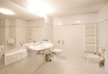Agh Hotel