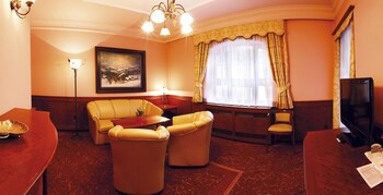 Agh Hotel
