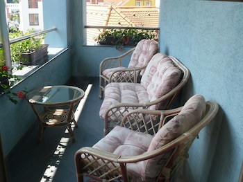 Agh Hotel
